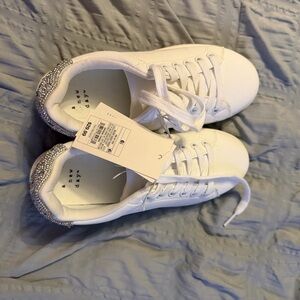 Child’s White Sneakers with Silver Accents size 6.5